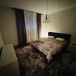 Miss Nareen\'S Central Rooms