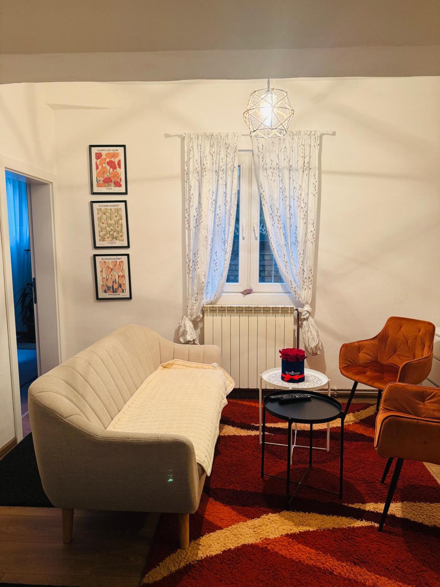Miss Nareen's Apartma